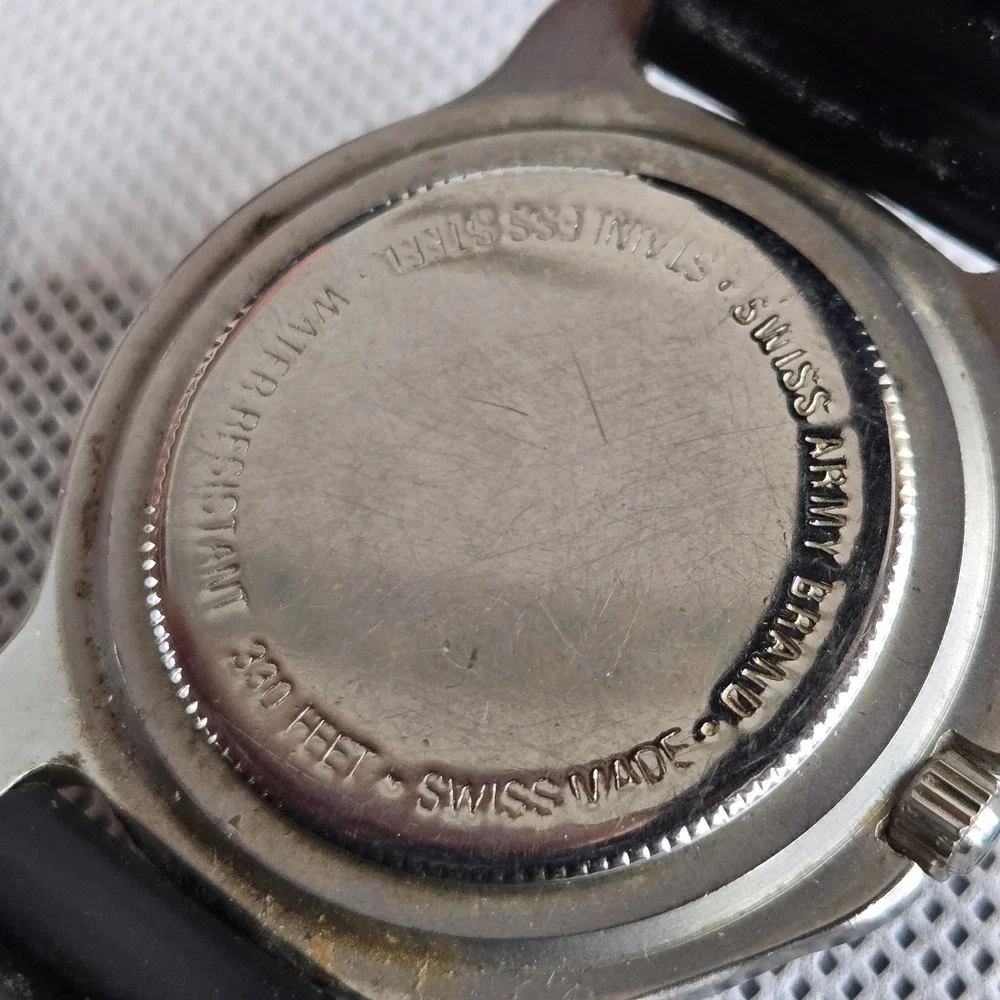 vintage Victorinox Swiss Army Watch Stainless Steel Date Black Strap 8